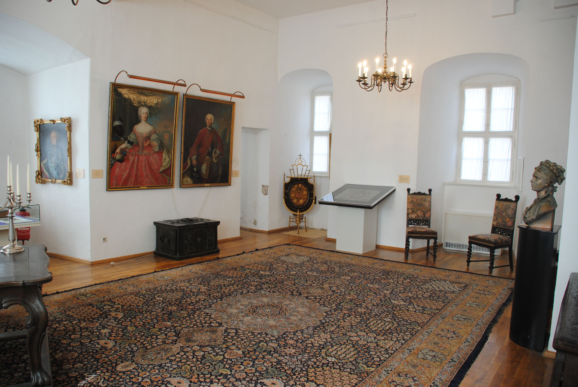Raum mit barocken Ausstattungsstücken