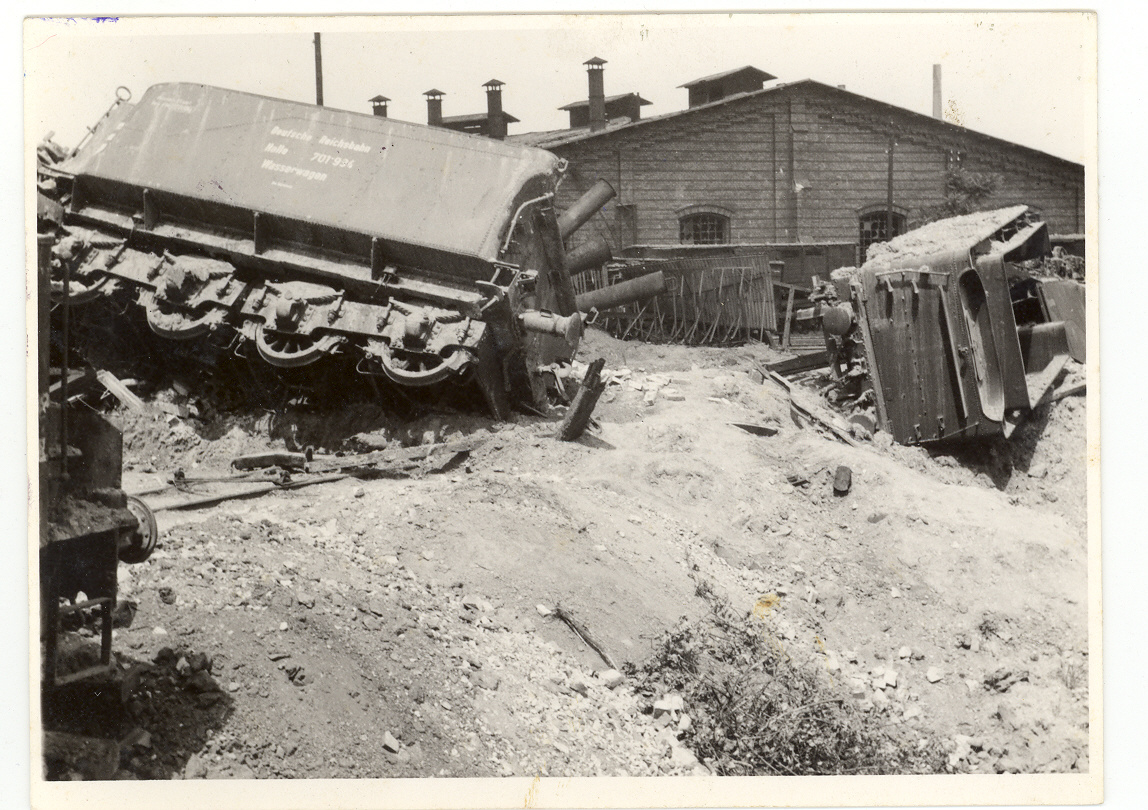 standort2_1945 Bombenschäden Reichsbahngelände Parkstrasse 02